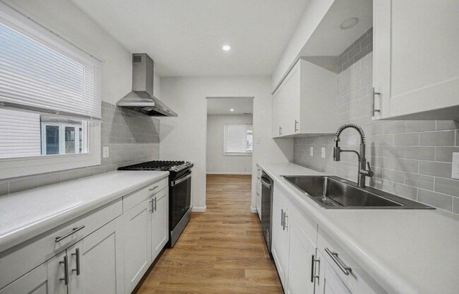 Photo - 613 N Ashland Ave