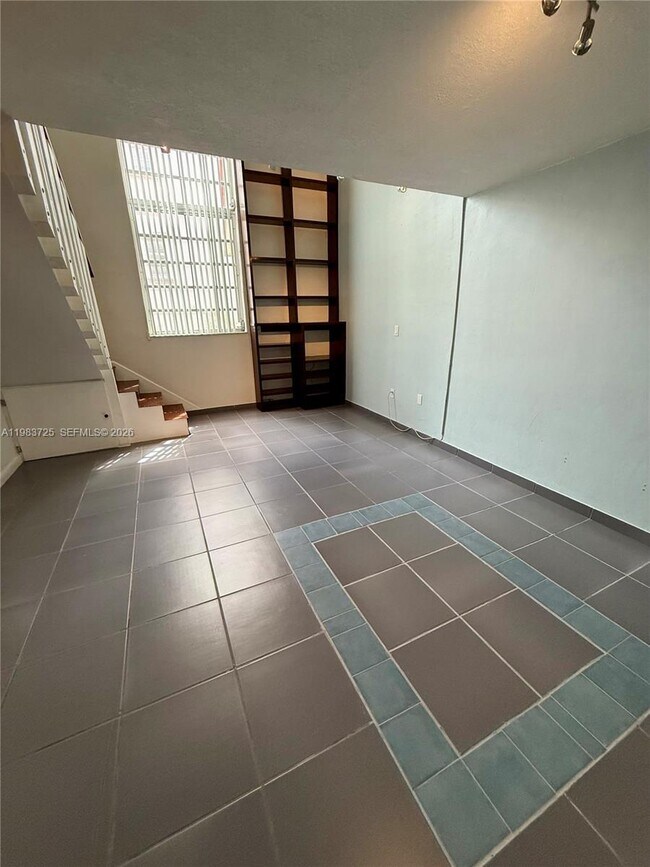 Photo - 335 Navarre Ave Unit 7