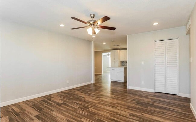 Photo - 6103 S Parkside Dr