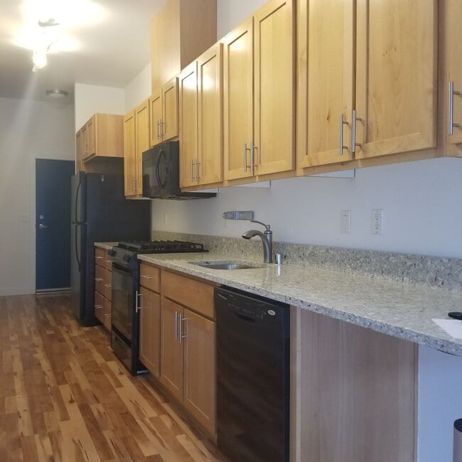 Photo - Contemporary 1 bedroom in downtown Kirkland