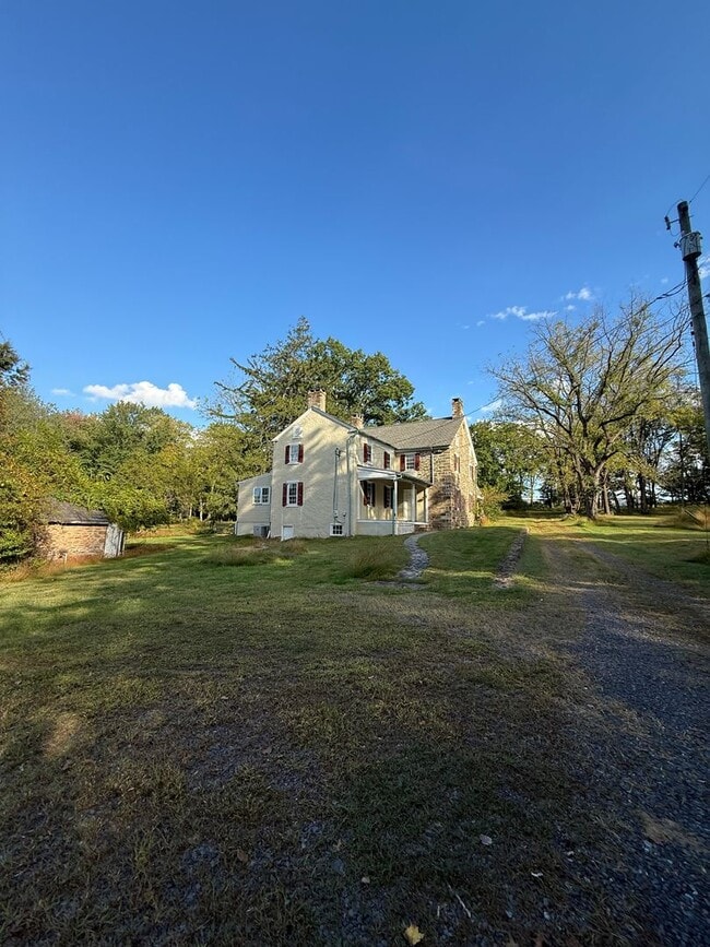 Photo - Charming Doylestown Modern Farmhouse