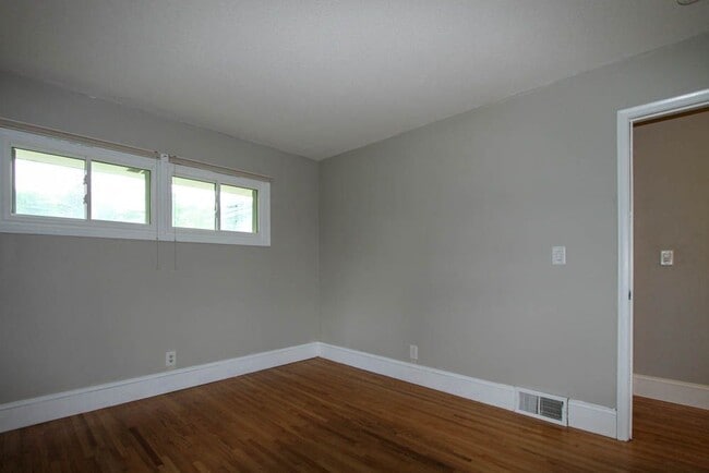 Photo - 8613 Zenith Rd