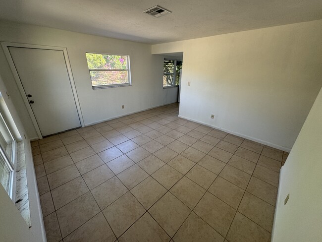 Building Photo - 27665 Horne Ave Unit F