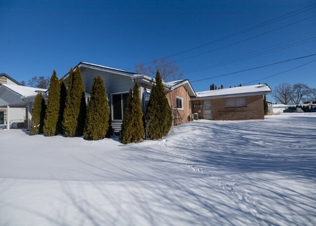 Photo - 504 Burgess Dr