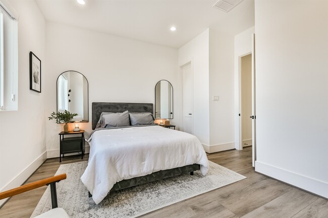 Building Photo - 4211 Nichols St