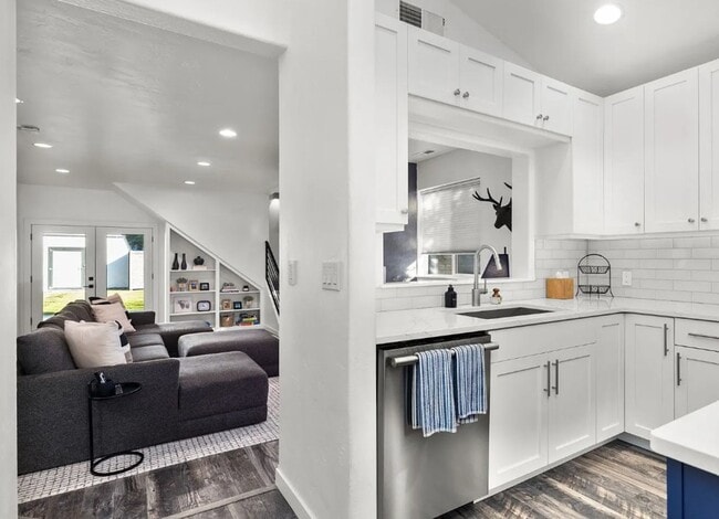 Photo - 4 Bed, 2 Bath, Fully Furnished, 2 Level Home, Fenced Yard