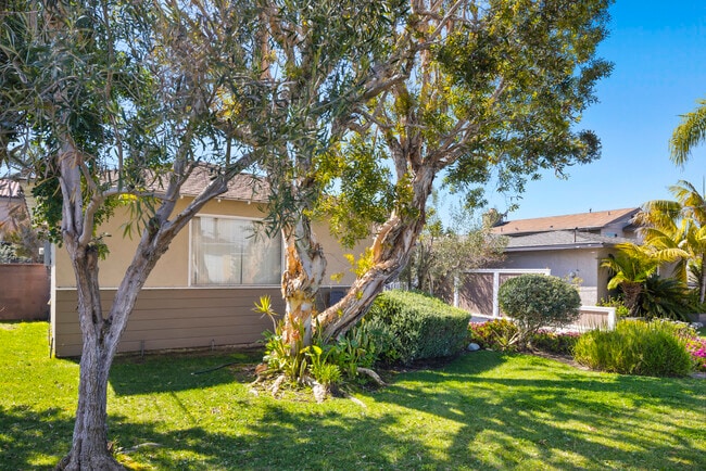 Photo - 2228 Warfield Ave