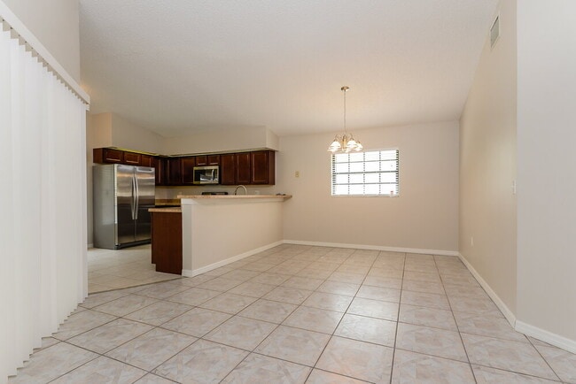 Photo - 619 Butternut Pl