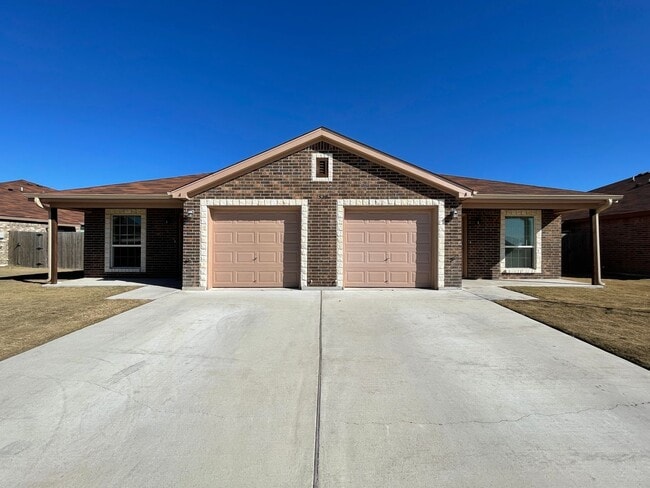 Building Photo - 1529 Justin Lp