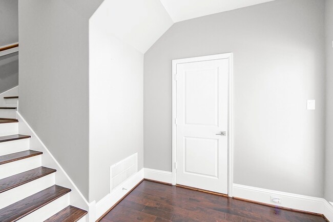 Photo - 411 N Nagle St