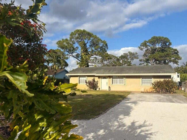 Photo - 5586 3rd Rd