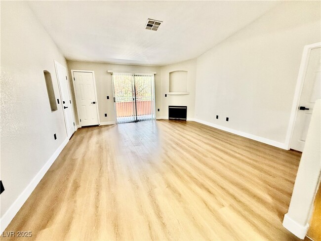 Photo - 4730 E Craig Rd Unidad 2110 Rental