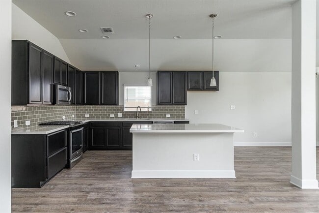 Photo - 527 Bridgestone Way