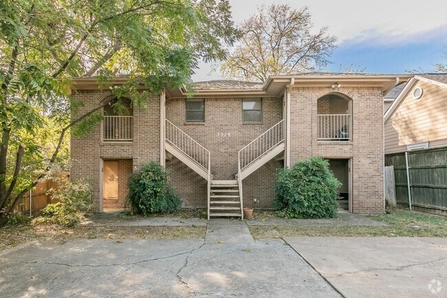 Building Photo - COMING SOON! FULLY REMODELED 2 bedroom, 2 ... Rental
