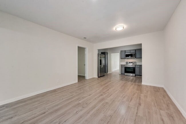 Photo - 2704 Rosen Ave