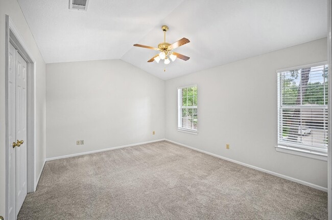 Photo - 7 Grey Birch Pl