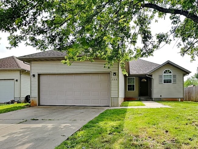 Building Photo - 720 N Elder Ave