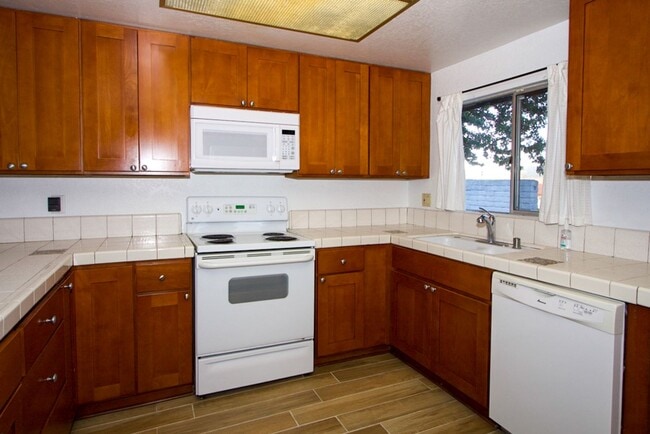 Photo - Bonsall Gem - Great Value with Pool/Spa, Available March 2026