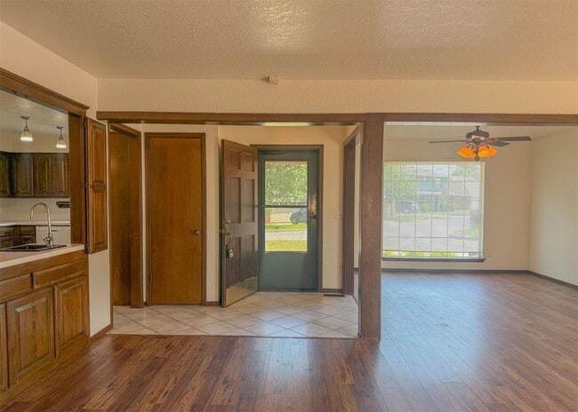 Photo - 3908 NW 68th St