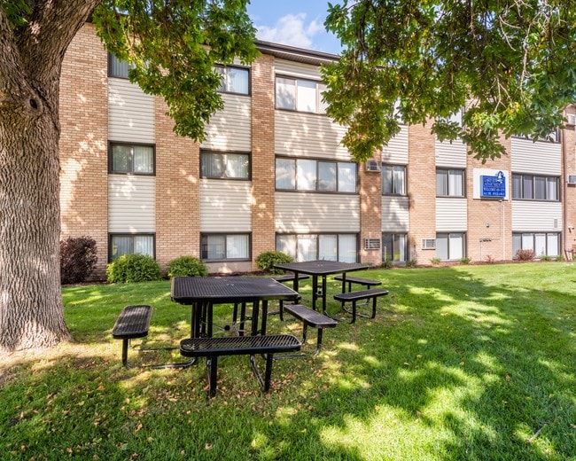 Photo - Lakeview Apartments