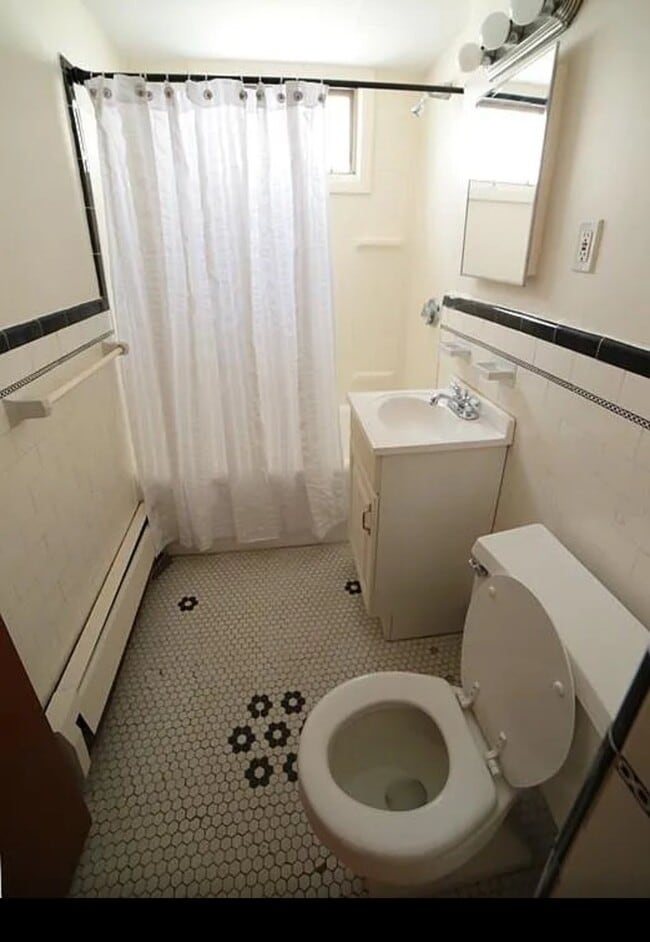 7 Seagrave Rd Unit 1
