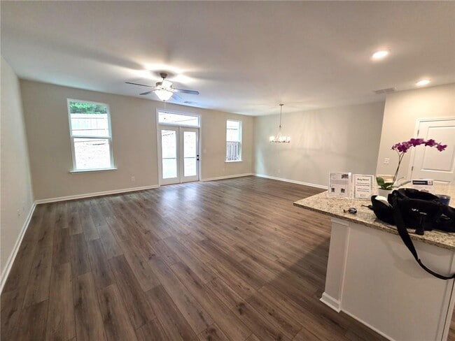 Photo - 1416 Lucan Ln