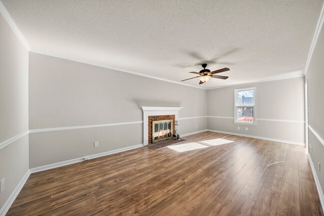 Photo - 7404 N Thorncliff Pl