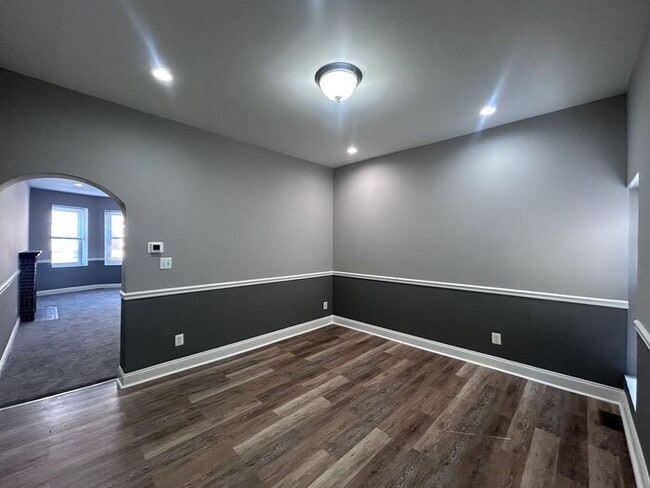 Photo - 4 Bedrooms Plus Den with 2.5 Bathrooms