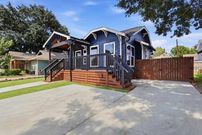 Photo - 105 Opal Ct
