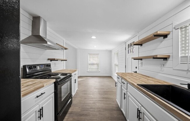 Photo - Charming 2BR Lebanon Home with Modern Updates & Large Yard
