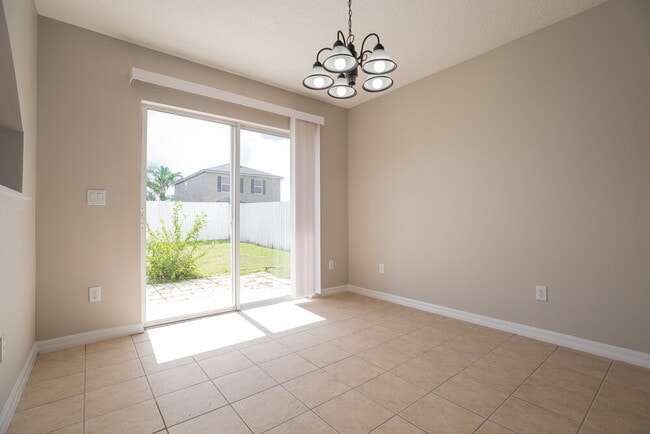 Photo - 1725 Portcastle Cir