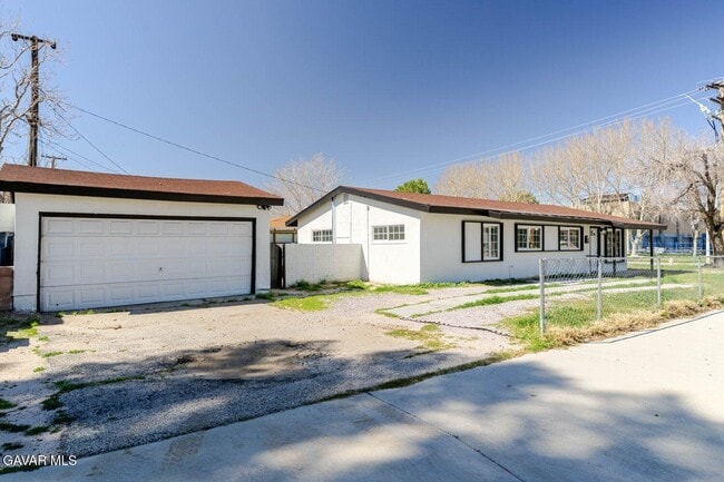 Photo - 44961 5th St