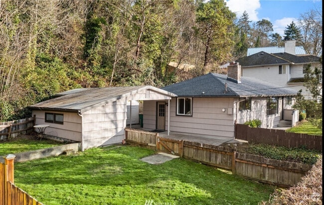 Building Photo - 5640 23rd Ave SW Rental