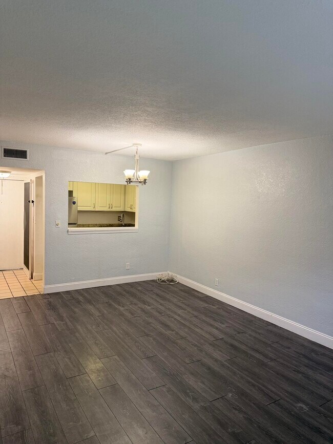 Photo - 270 S Cypress Rd Unit 204
