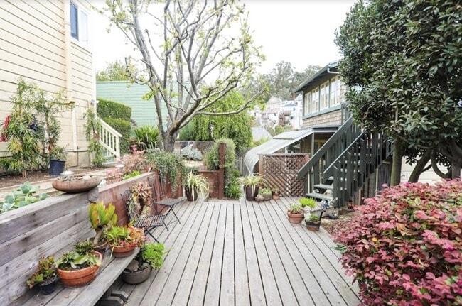 Photo - 106 Surrey St