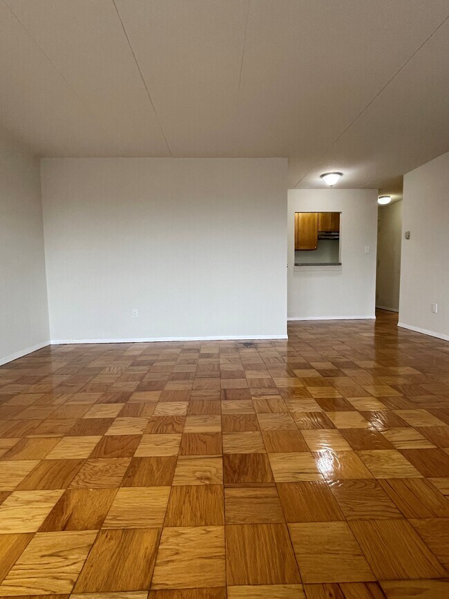 Photo - Gibraltar Towers