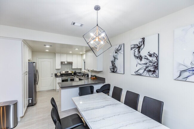 Newly Remodeled 5B4B. 2 mile from the Rose Parade!