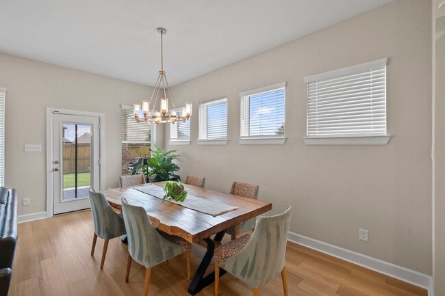 Photo - 7214 Oak Grv Trl