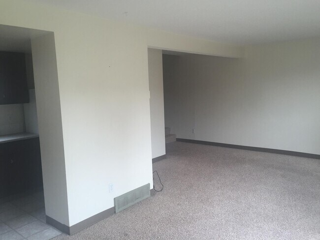 Photo - 8911-8102 102 Ave