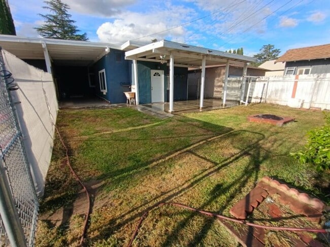 Building Photo - Upgraded 1 bedroom/1 bath in Beaumont! Unit 201 Dale St. -  B