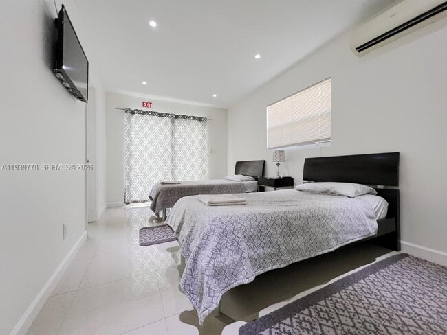 Photo - 2539 Thomas St