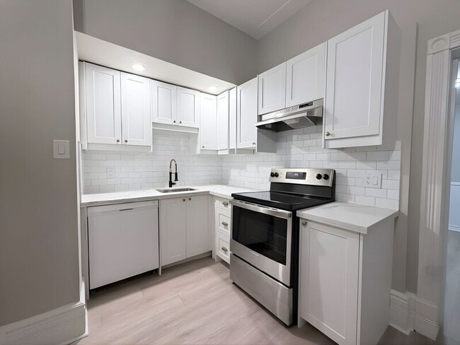 Photo - 47 Ontario Ave Unit 2