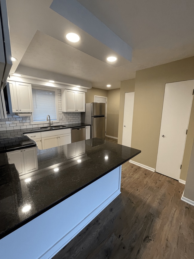 Building Photo - 602 W 23rd Ave Unit 602 W 23rd Ave #4 Bellevue, NE 68005