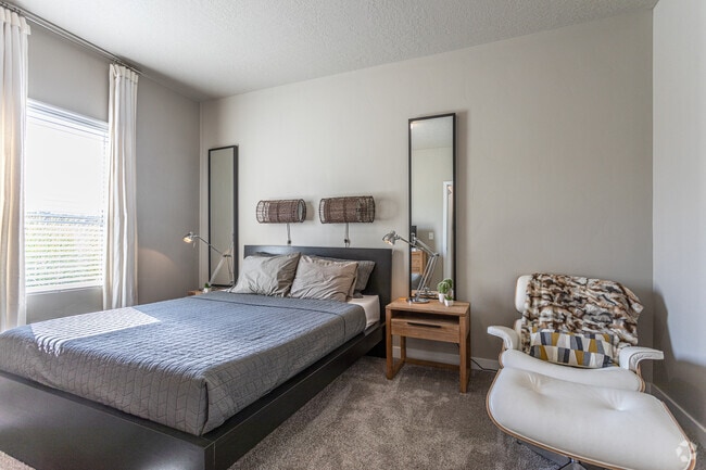 2BR, 2BA - Silver