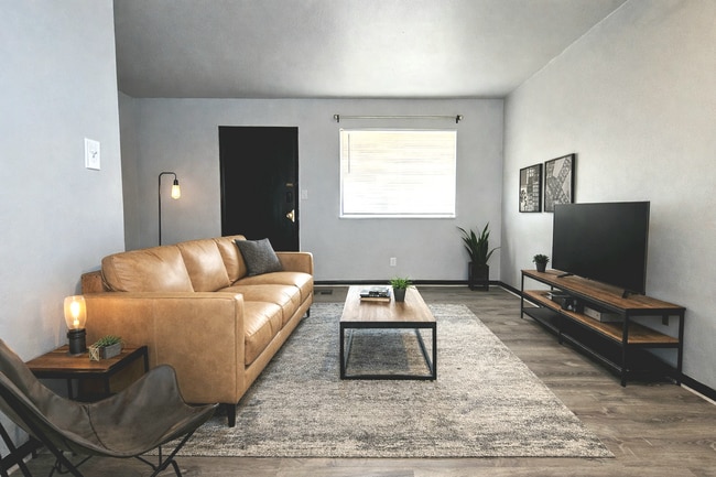 Building Photo - 126 Poplar St Unit #7