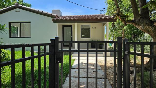 Photo - 424 NE 63rd St