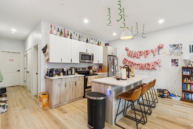 Photo - 3849 Lancaster Ave Unidad 202