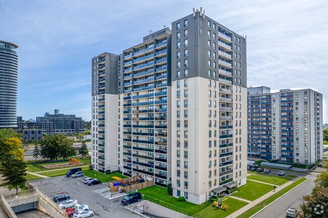 Photo - Diplomat Apartments