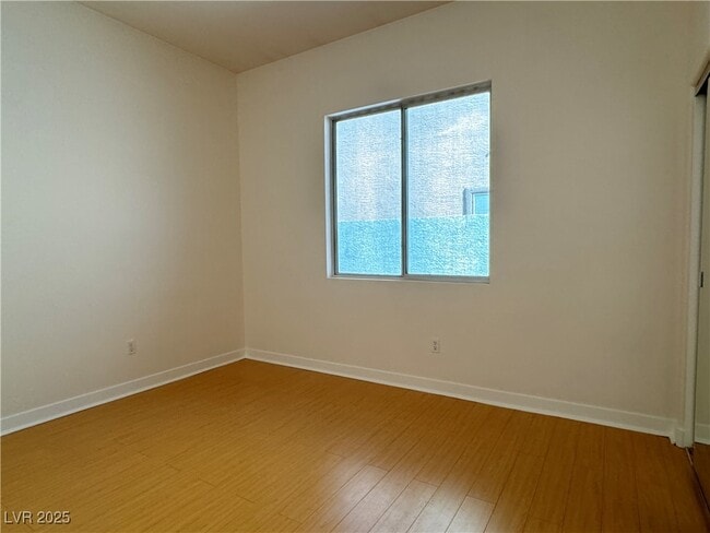 Building Photo - 10137 Crest Brook Pl Rental
