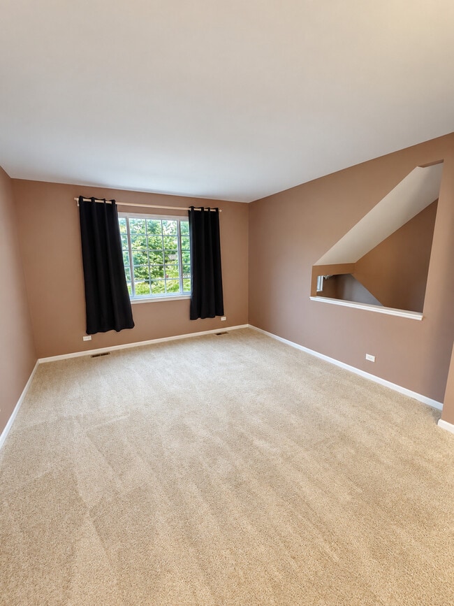527 Cary Woods Cir